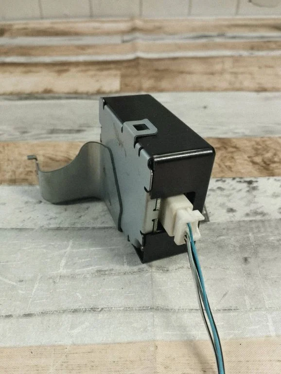 Door control unit/module – Toyota Corolla Verso AR10 (2004-2009)