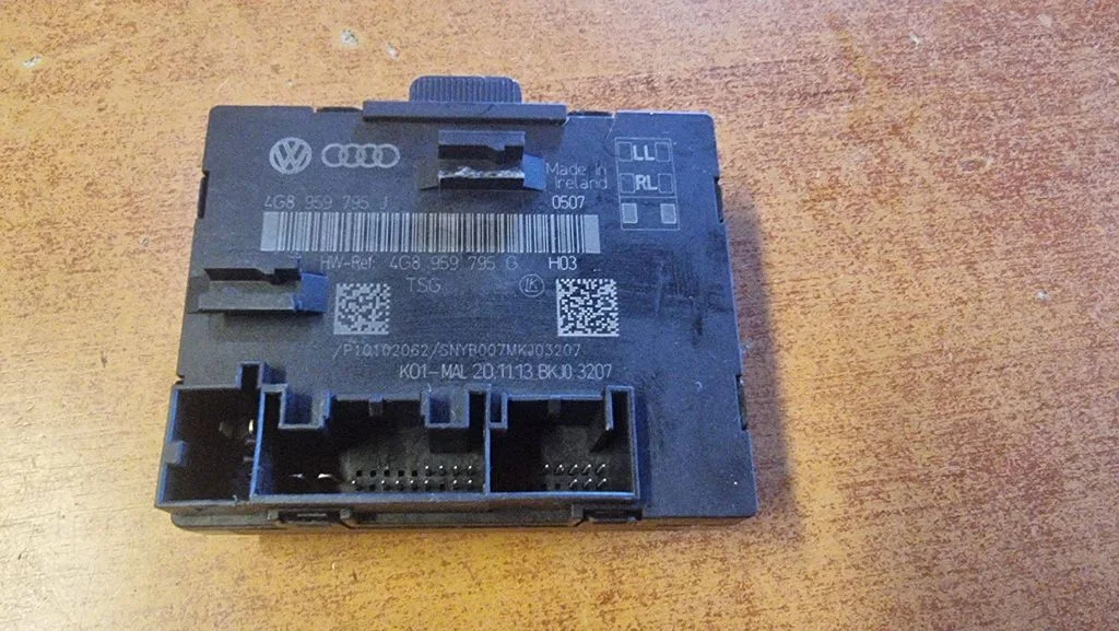 Ukseelektroonika juhtplokk 4G8959795G