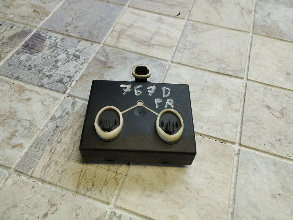 Durvju elektronikas vadības bloks 4F0959792E