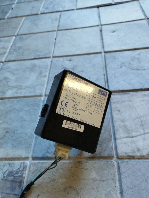 Door control unit/module – Toyota Corolla Verso AR10 (2004-2009)