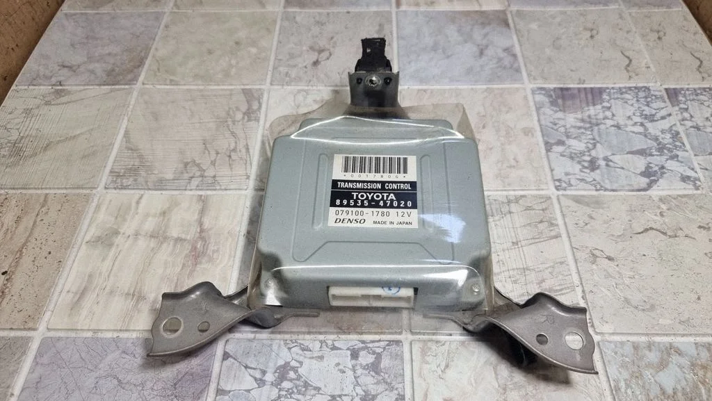 Gearbox control unit/module – Toyota Prius (XW20) (2003-2009)