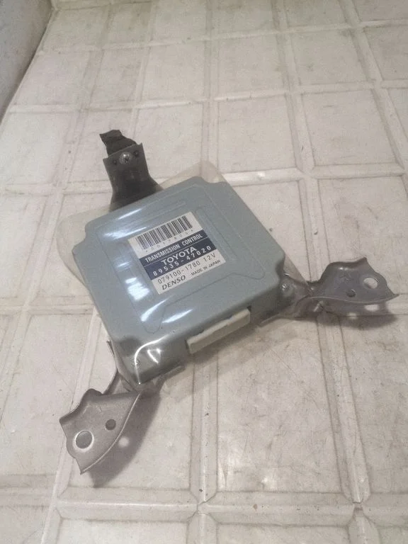 Gearbox control unit/module – Toyota Prius (XW20) (2003-2009)