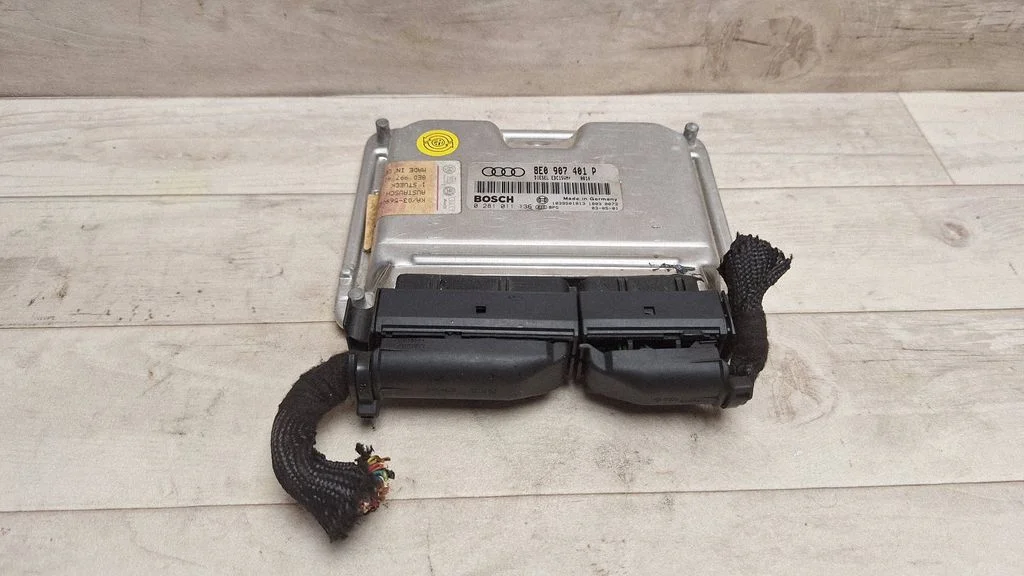Dzinēja vadības bloks – Audi A4 S4 B6 8E 8H (2001-2005)