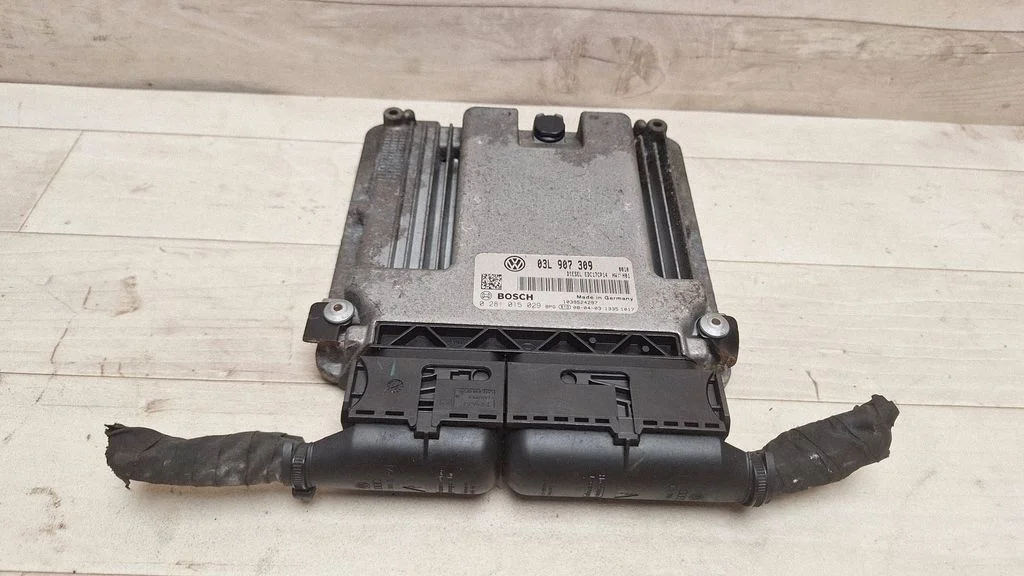 Sterownik silnika 03L907309