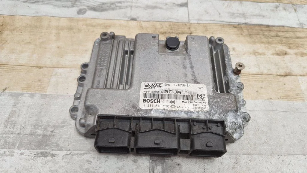 Engine control unit/module 5M6112A650BA