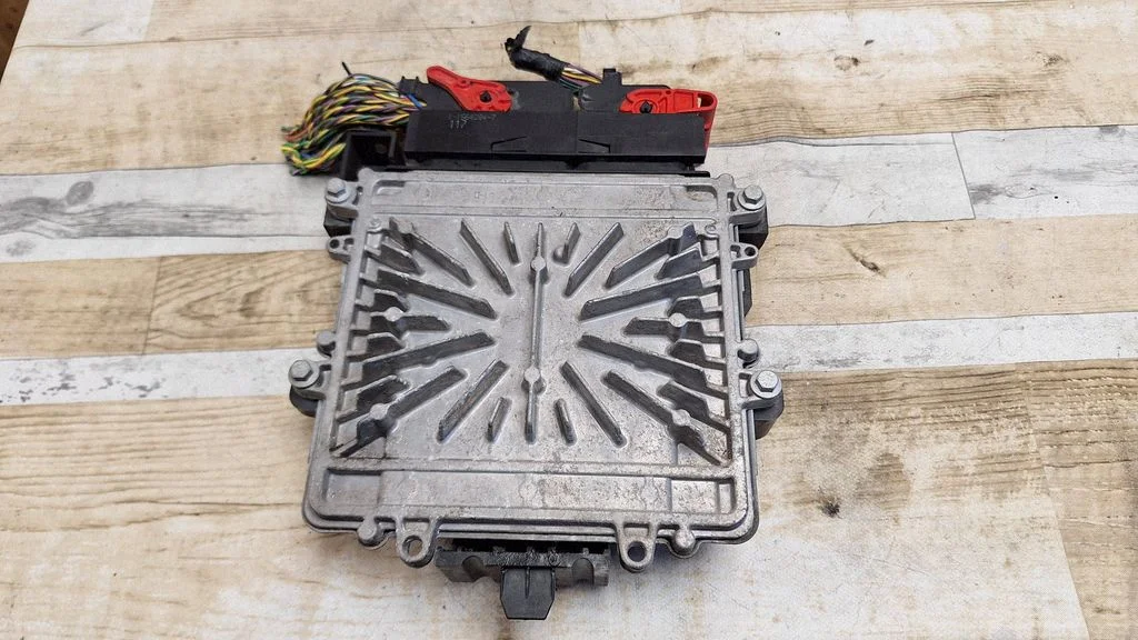 Engine control unit/module 31336983