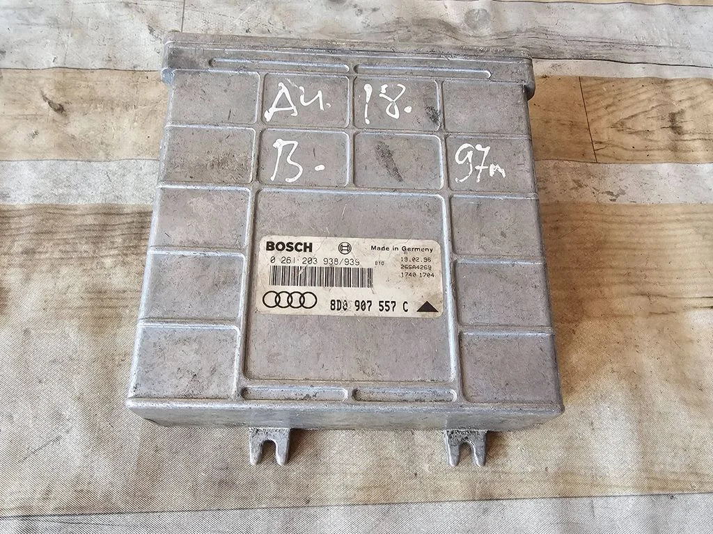 Dzinēja vadības bloks – Audi A4 S4 B5 8D (1994-1999)