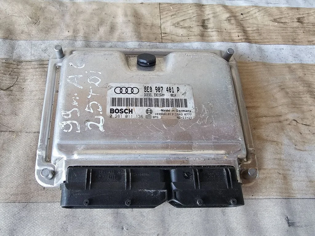 Engine control unit/module 8E0907401P