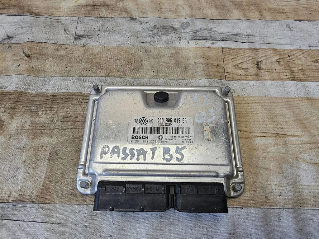 Dzinēja vadības bloks 038906019EA