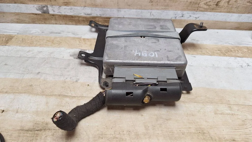 Engine control unit/module 7M5906022K