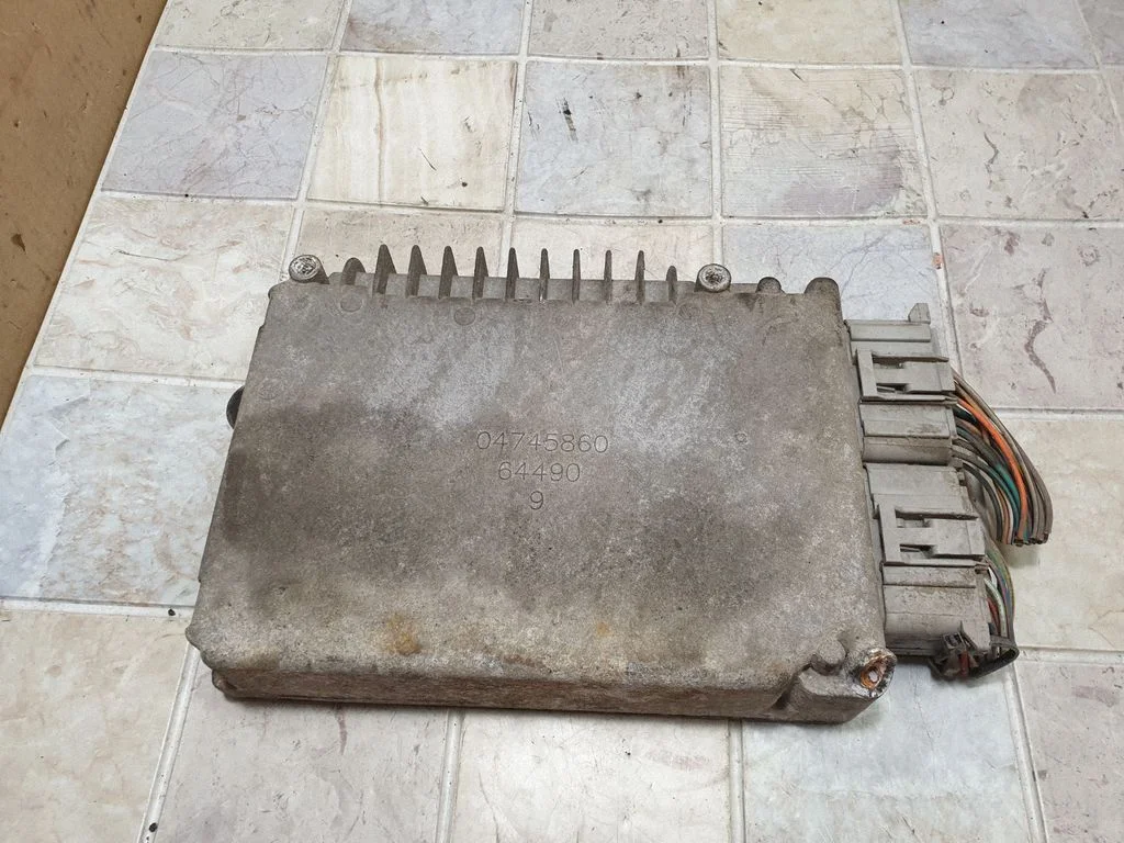 Dzinēja vadības bloks – Dodge Grand Caravan (1996-2000)