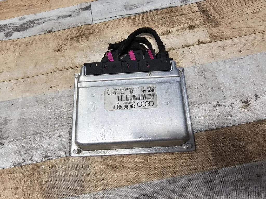 Dzinēja vadības bloks 4B0907401P