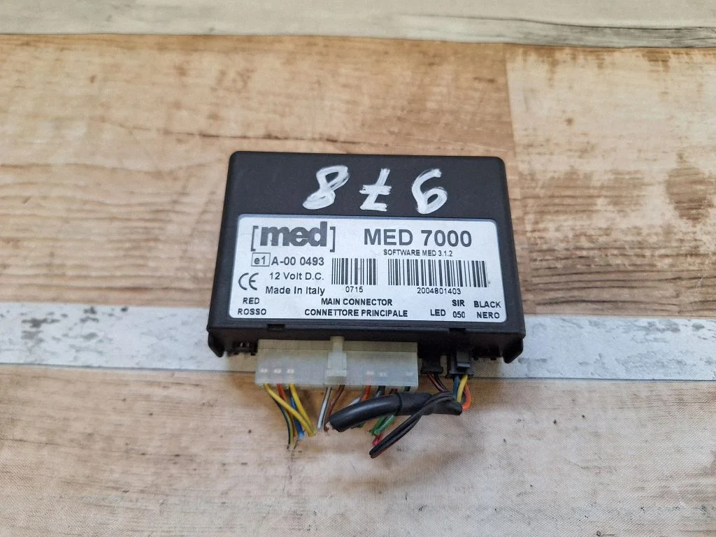 Pozostałe sterowniki i moduły A000493