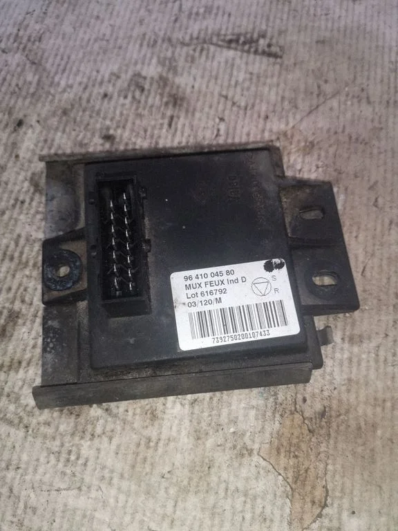 Pozostałe sterowniki i moduły 9641004580