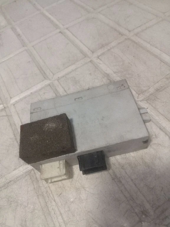 Parkošanās (PDC) sensoru vadības bloks 66216921415