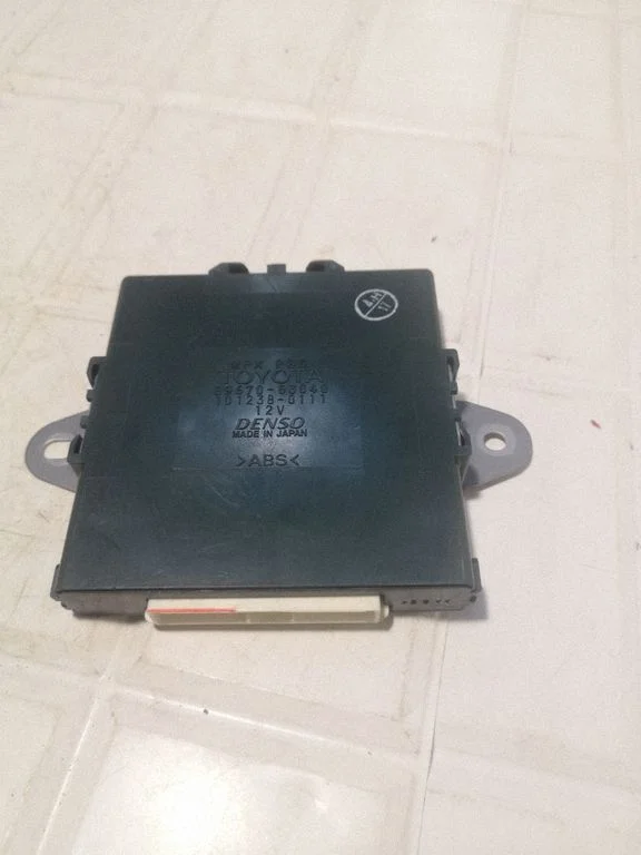 Parking PDC control unit/module – Lexus IS 220D-250-350 (2006-2013)