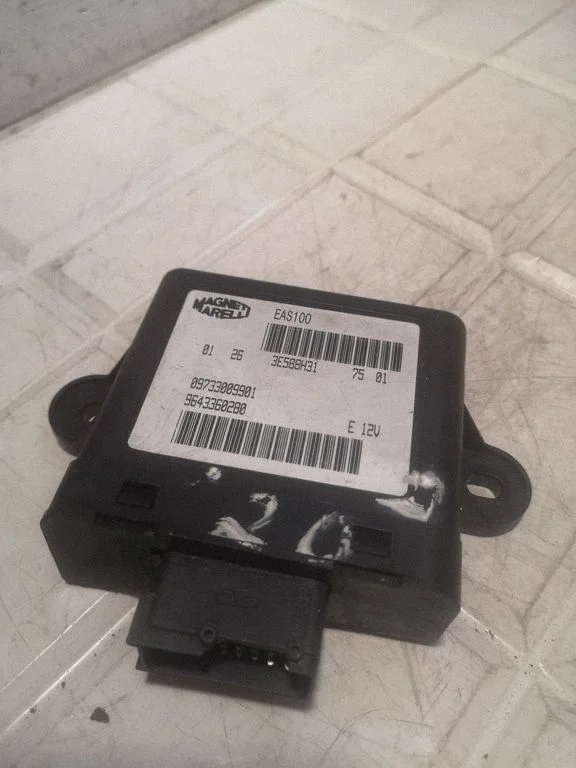 Other control units/modules 9643360280