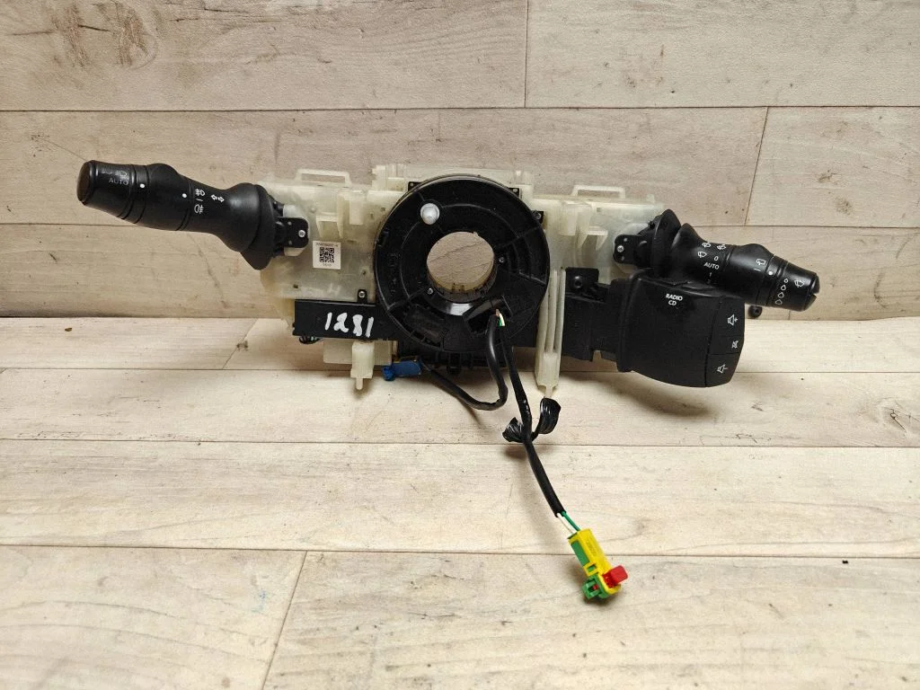 Wiper turn signal indicator stalk/switch 255670001R