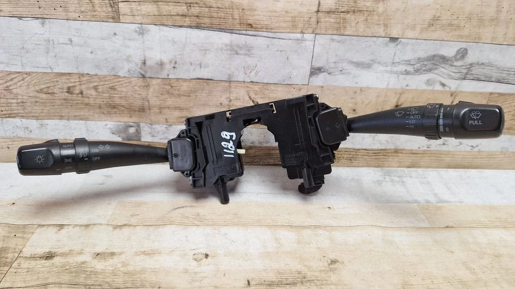 Wiper turn signal indicator stalk/switch 3623AA1520