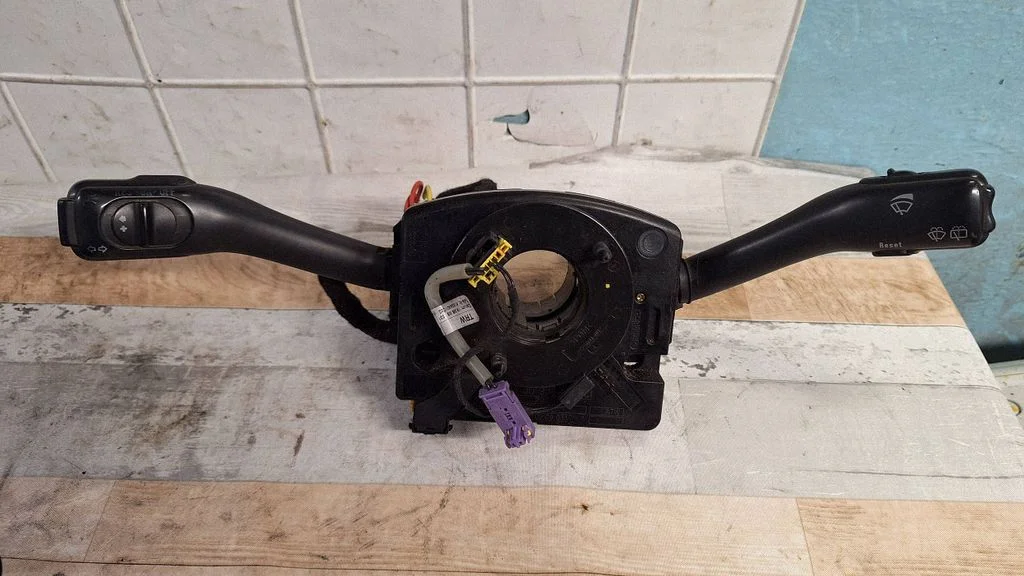 Wiper turn signal indicator stalk/switch 4B0953503H