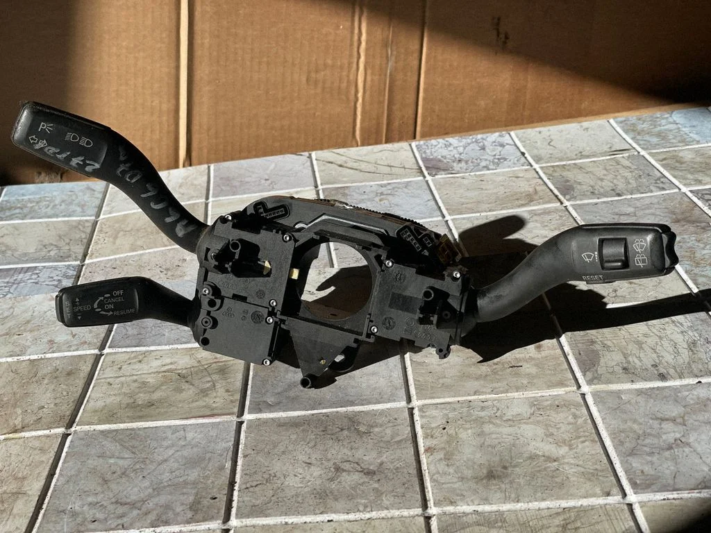 Wiper turn signal indicator stalk/switch 4F0953549D