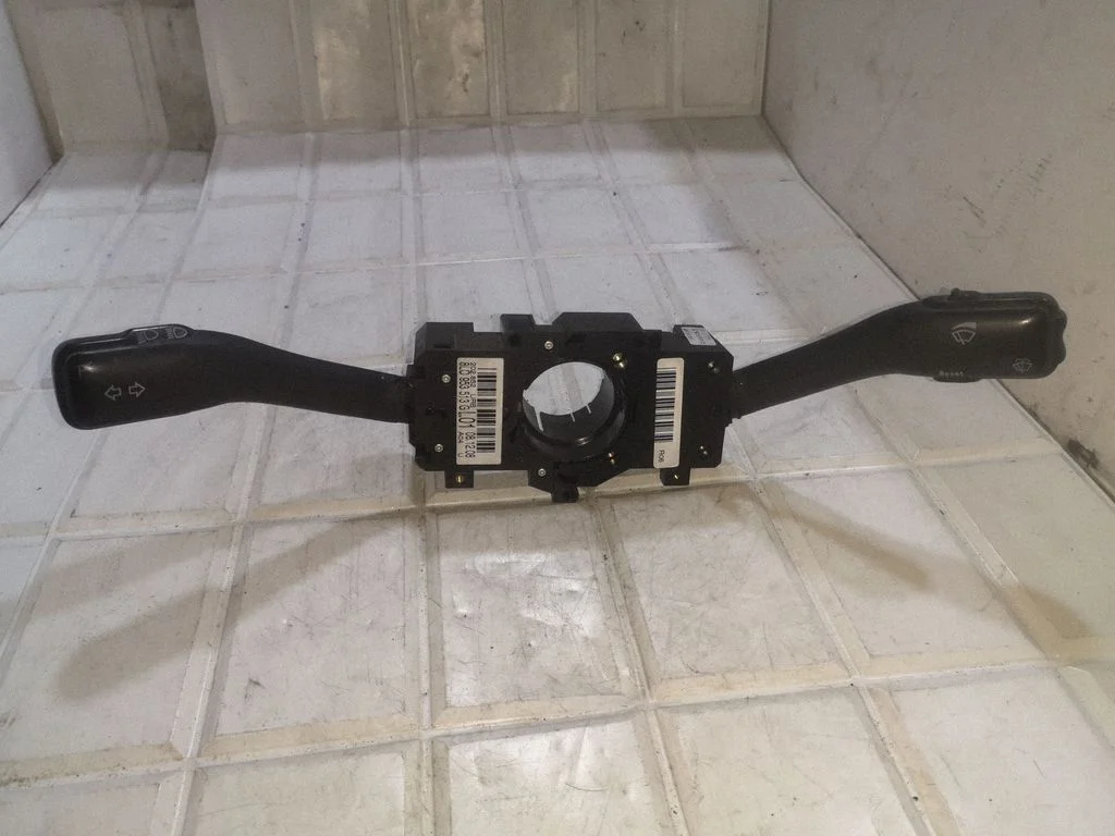 Sviru komplekts 8L0953513G