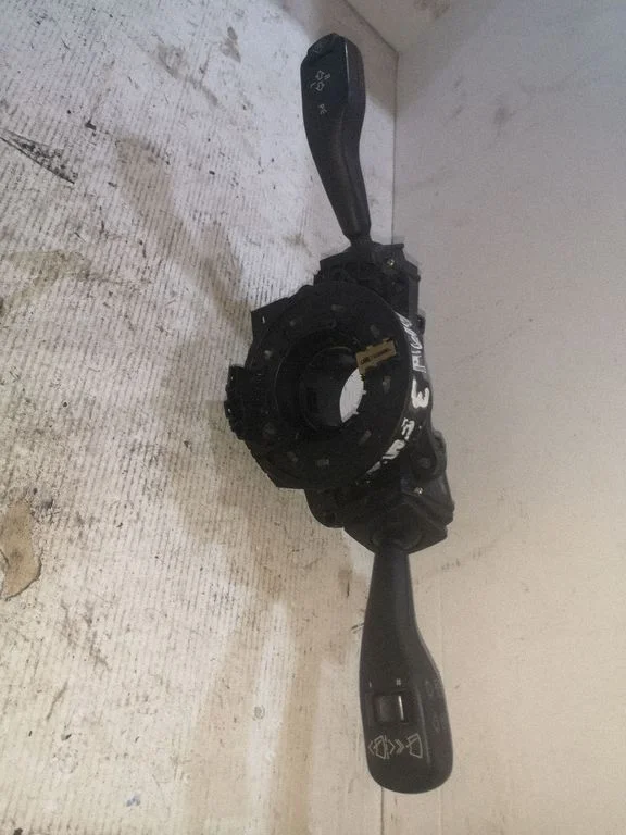 Wiper turn signal indicator stalk/switch 613183774889K