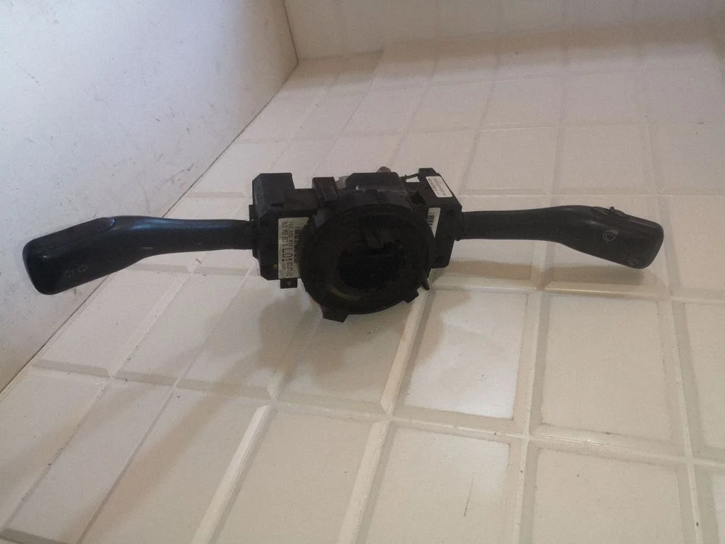Wiper turn signal indicator stalk/switch 8L0953513G