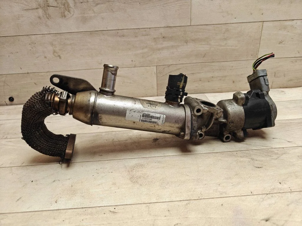 EGR valve cooler 4U3Q9Y493BM