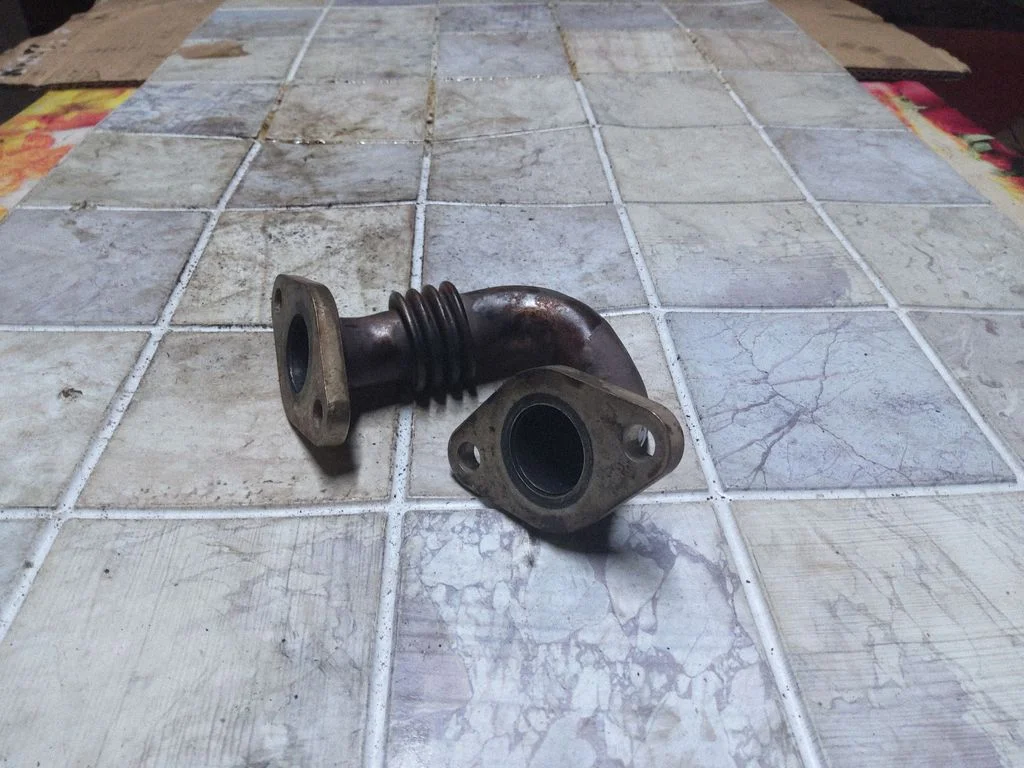 EGR valve line/pipe/hose 03G131521AM