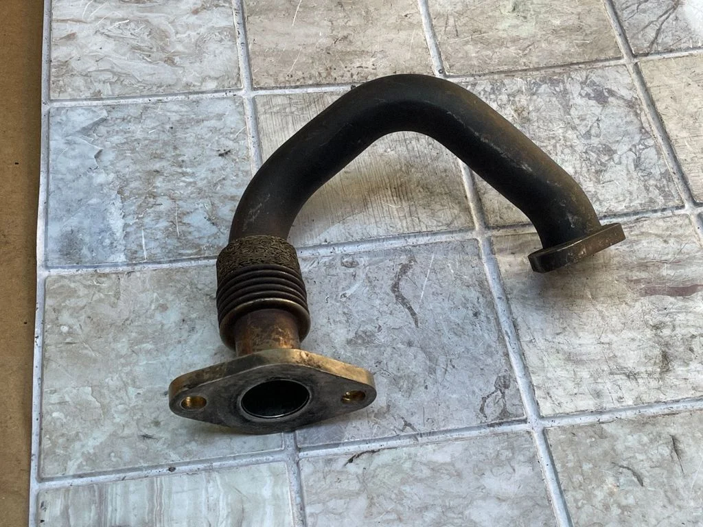 EGR caurule (-es)/ šļūtene (-es) 03G131521R