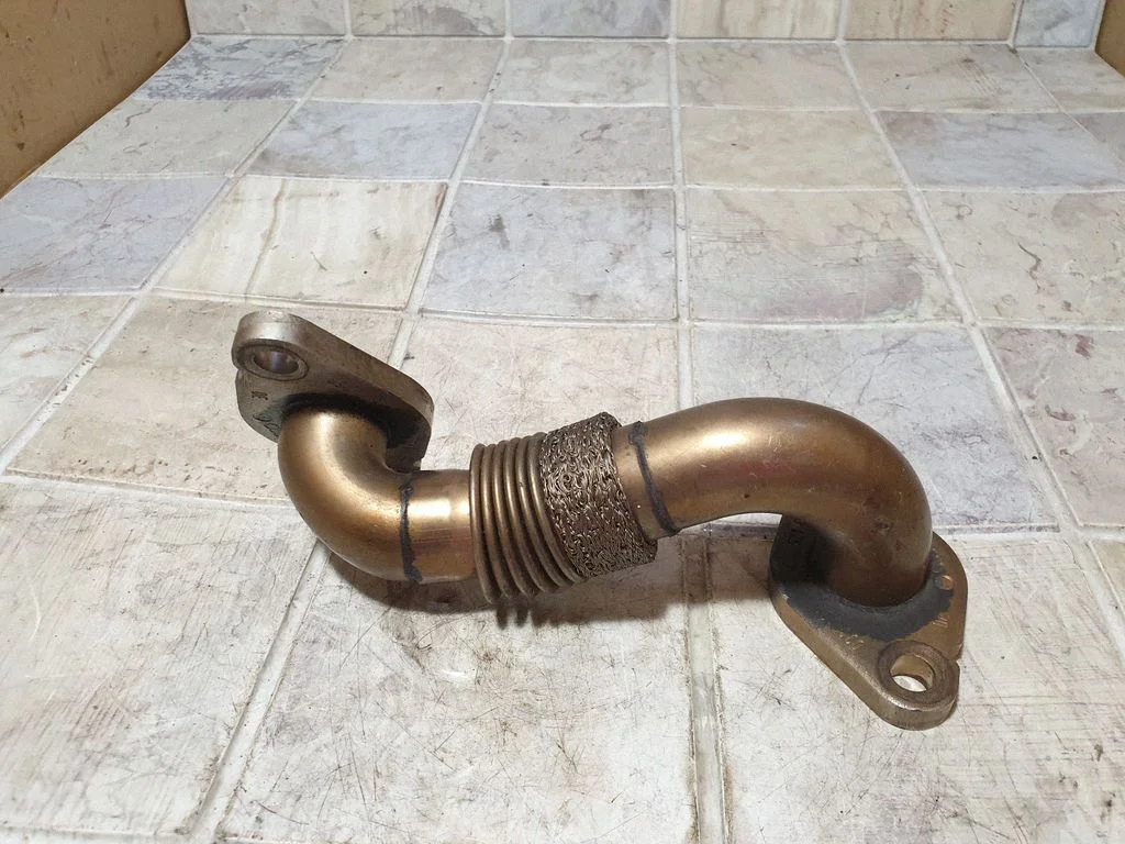 EGR valve line/pipe/hose 038131