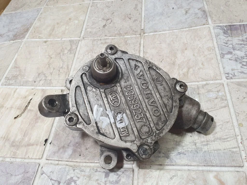 Vacuum pump 08699237