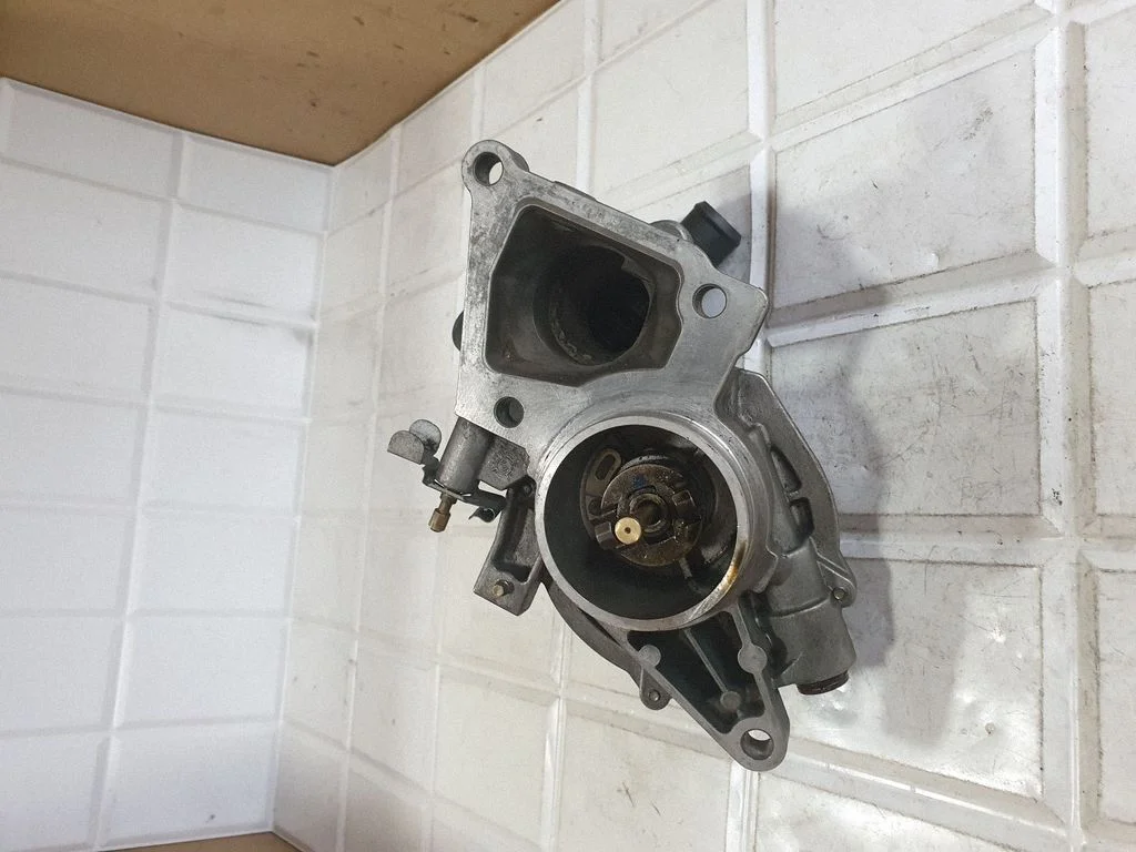 Vacuum pump 722454108