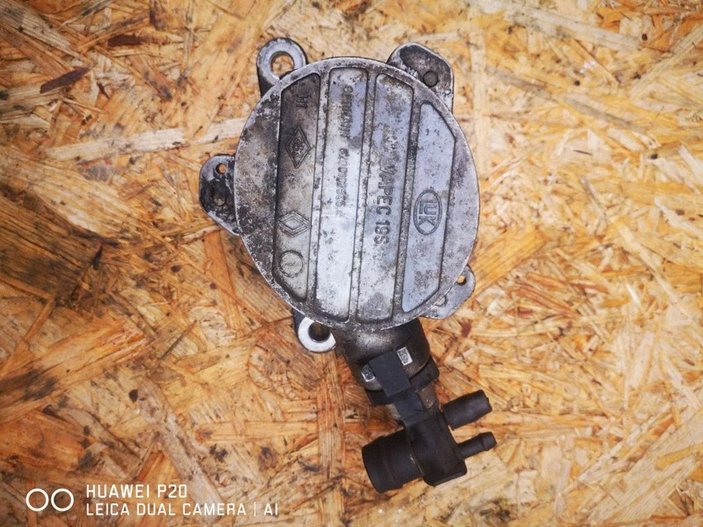 Vacuum pump 8200102535