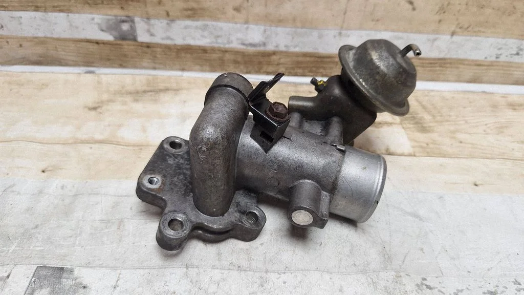 Throttle valve 33010
