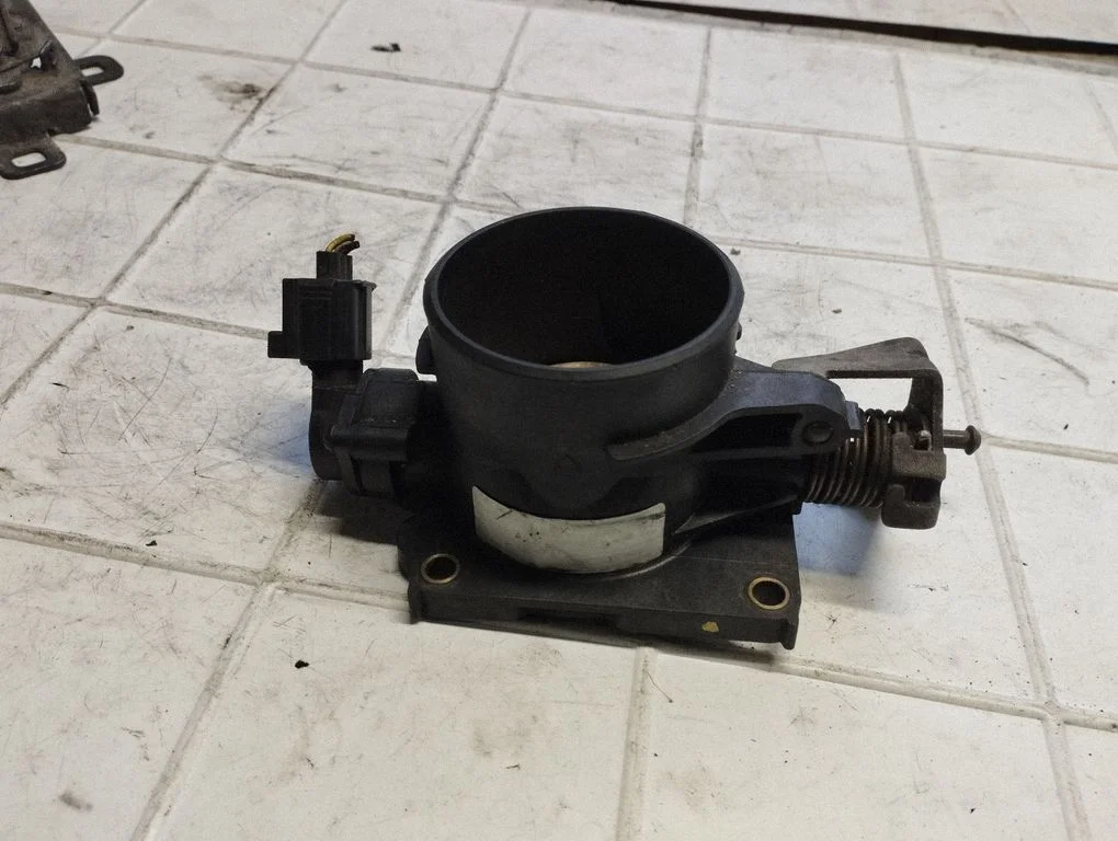 Throttle valve 1S7U9E927CA