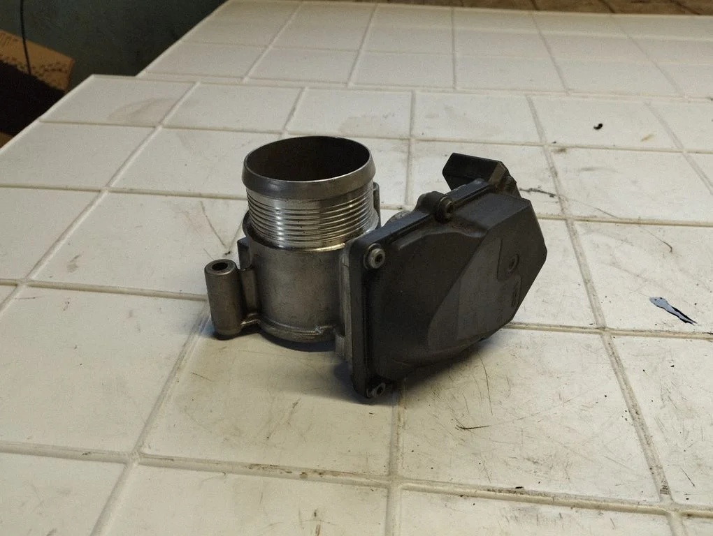 Throttle valve – Volkswagen Tiguan (2007-2016)