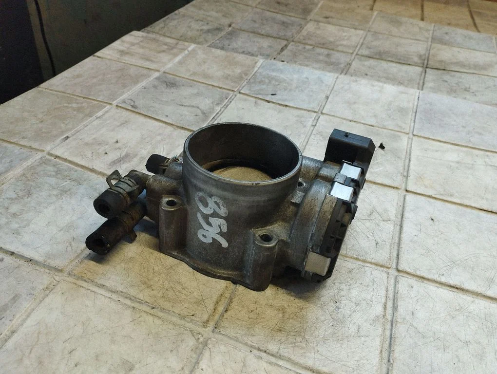Throttle valve 078133062B