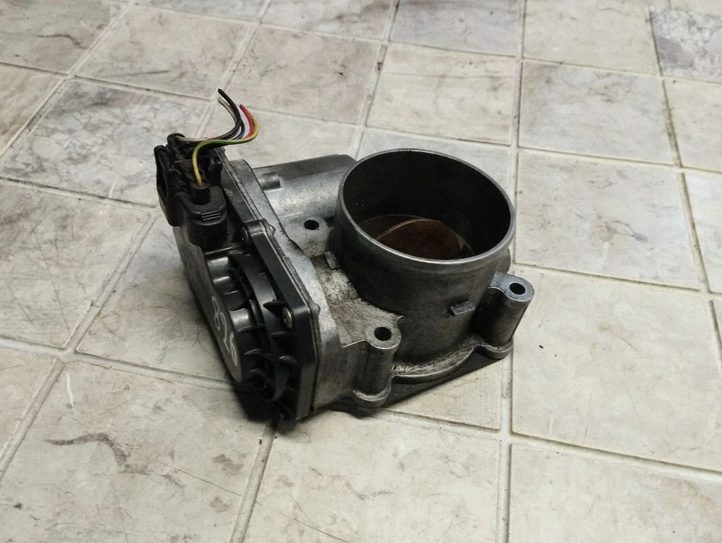 Throttle valve – Subaru Outback (2007-2009)