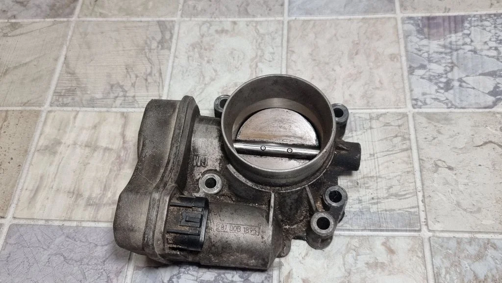 Throttle valve 28100B1895