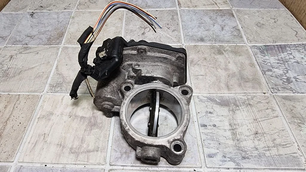 Throttle valve 1354781075203