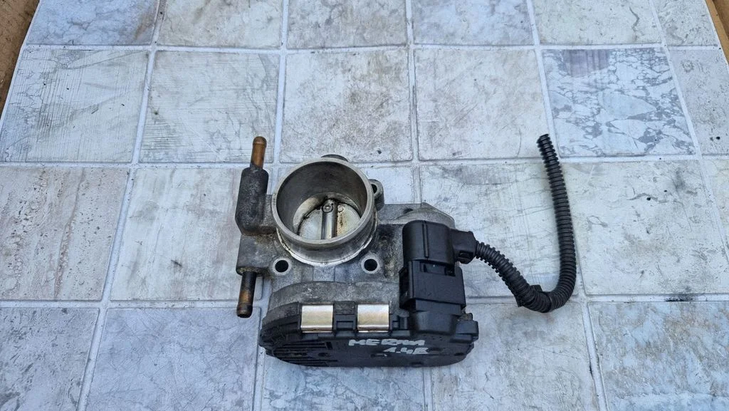 Throttle valve – Opel Meriva A (2003-2010)