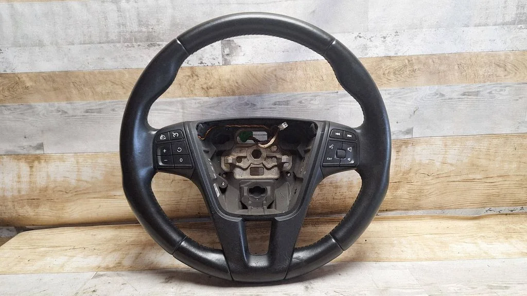 Steering wheel 34110249B