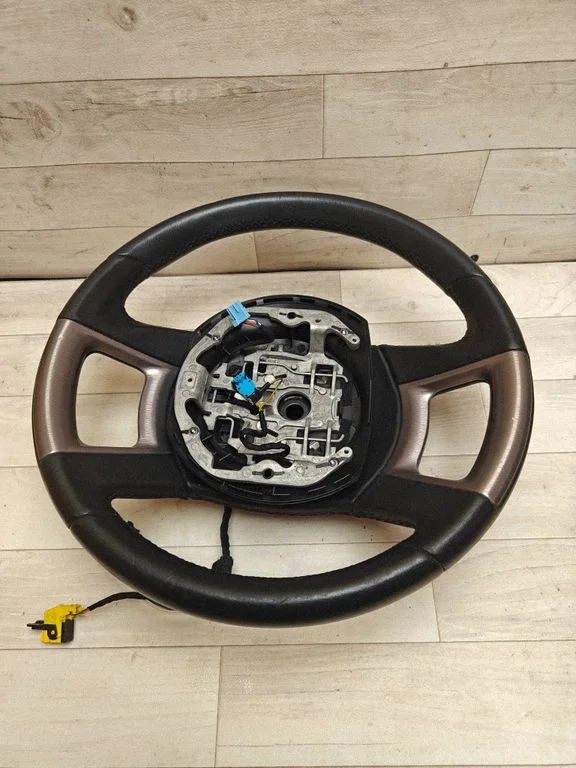 Steering wheel 609435700