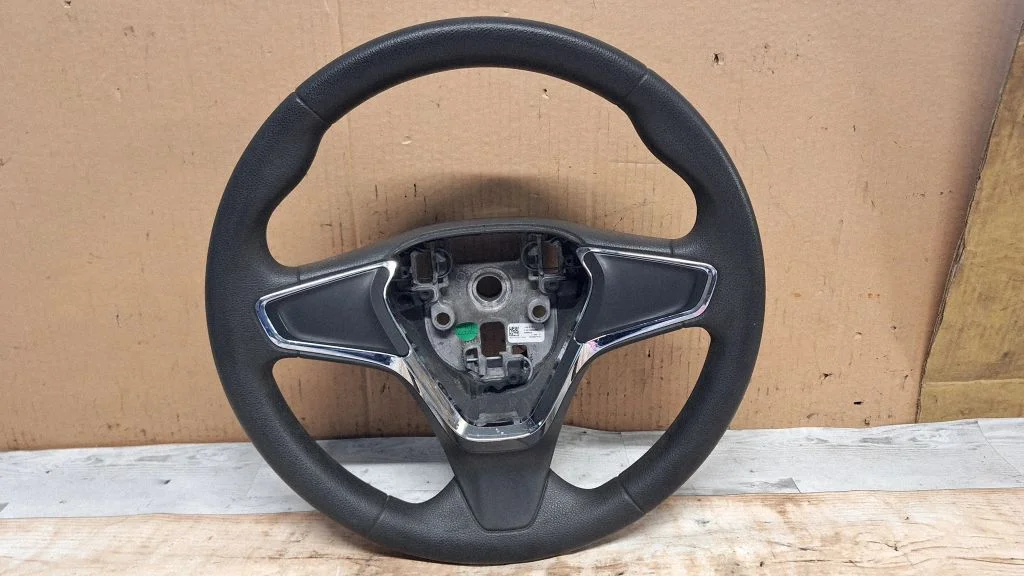 Steering wheel 39084121