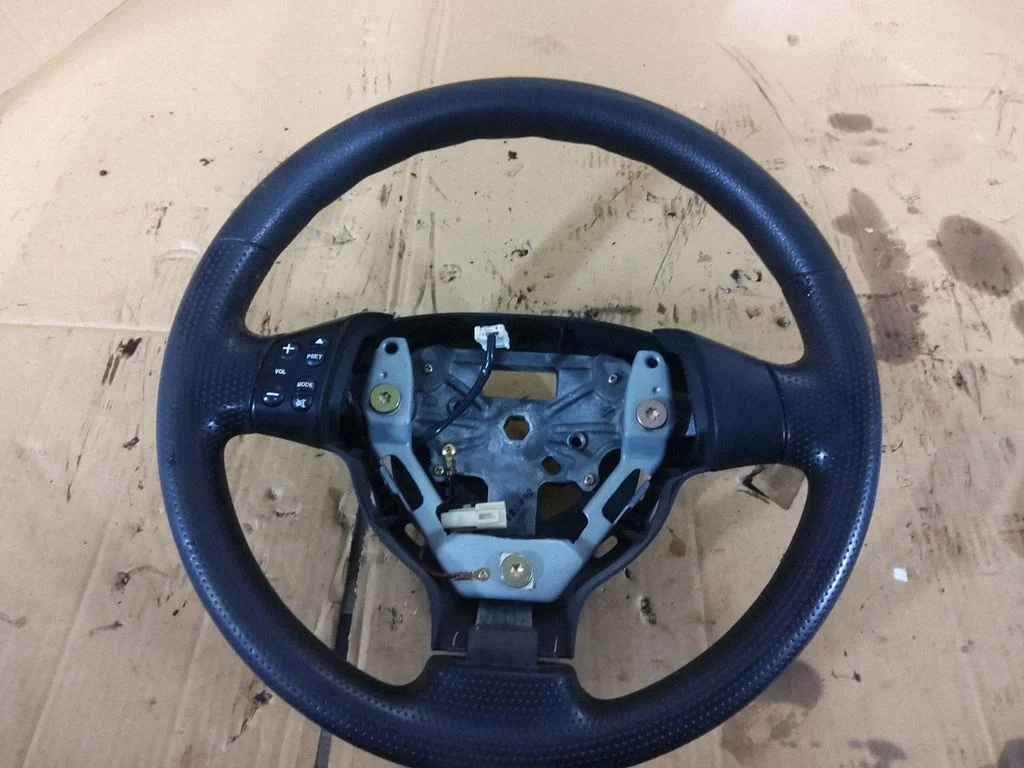 Steering wheel – Mazda 2 (2003-2007)