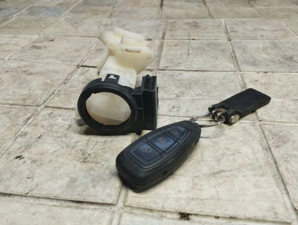 Ignition lock 7S7T19H386DA