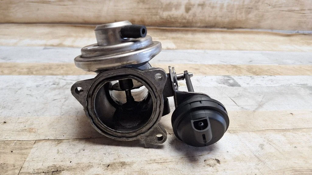 EGR valve 038131501M