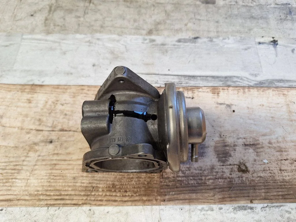 EGR valve 038131501S